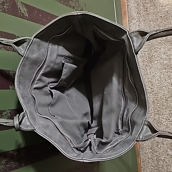 Realtree concealed purse - Picture 3 of 3